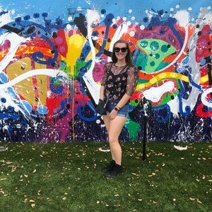 Meet your Posher, Kendra